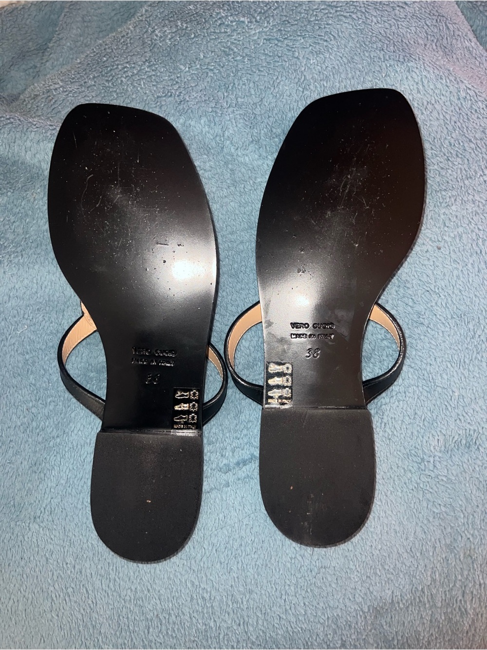 Vero Cuoio Black Leather Slide Sandals with Gold Accent - Picture 2 of 4